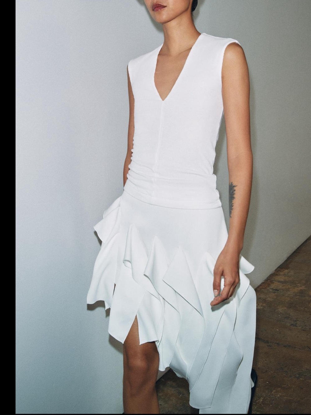 Zara Collection Asymmetric Ruffled Skirt - Picture 2 of 10